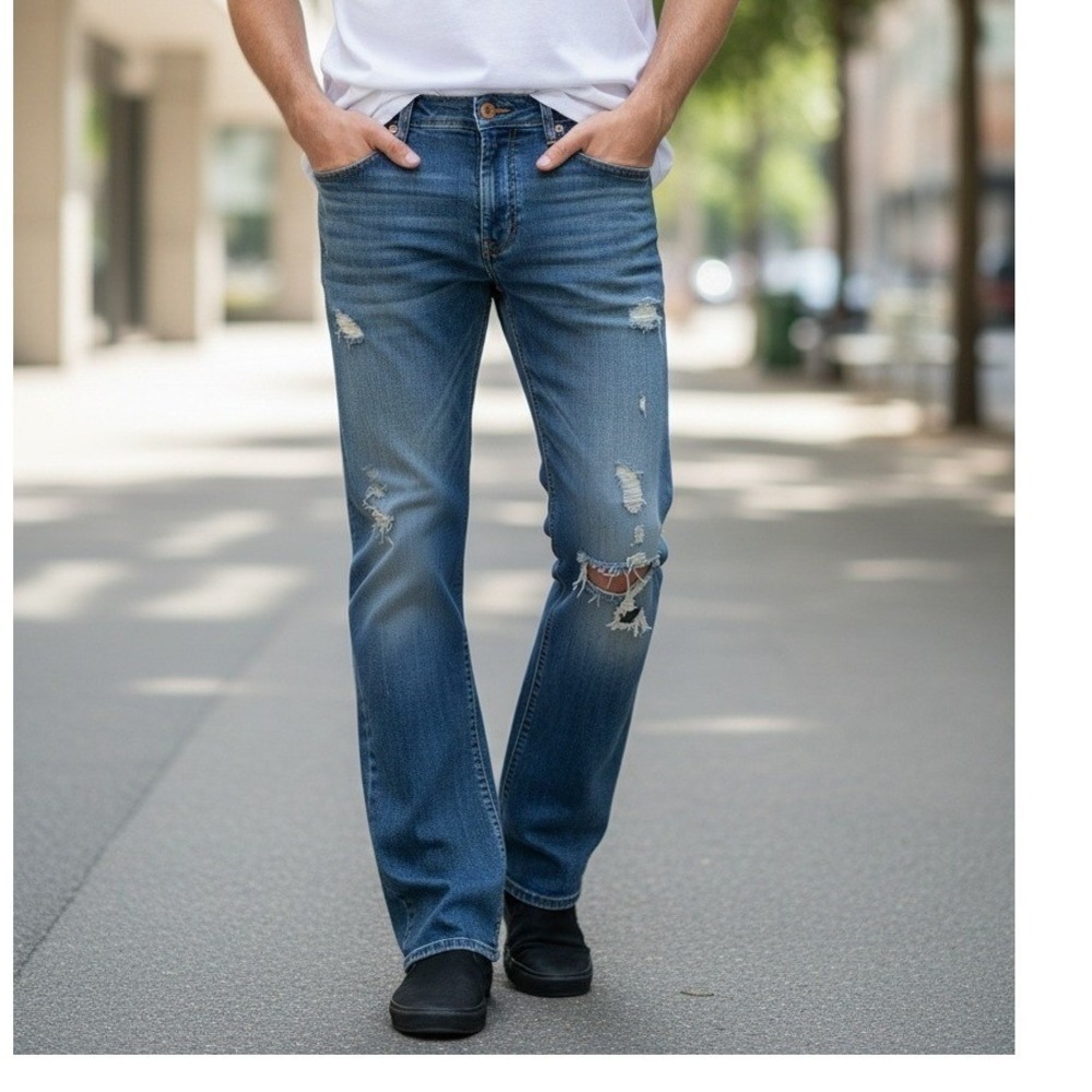 Authentic Signature Levi Strauss Men EARNED WEAR Distressed Low Boot Jeans 34x34